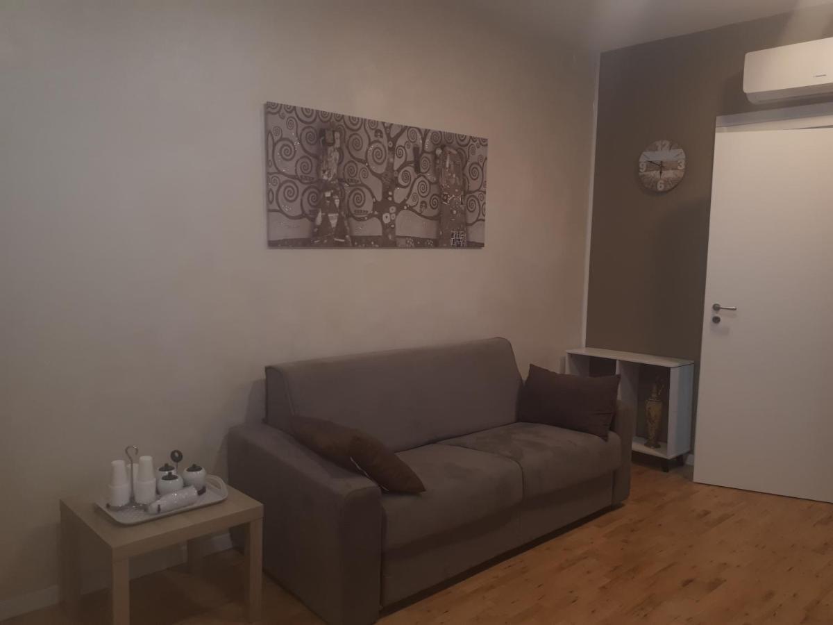 Central House Apartment Caserta Exterior foto