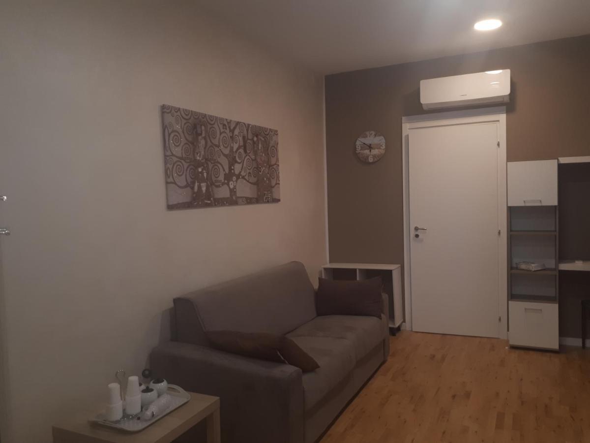 Central House Apartment Caserta Exterior foto