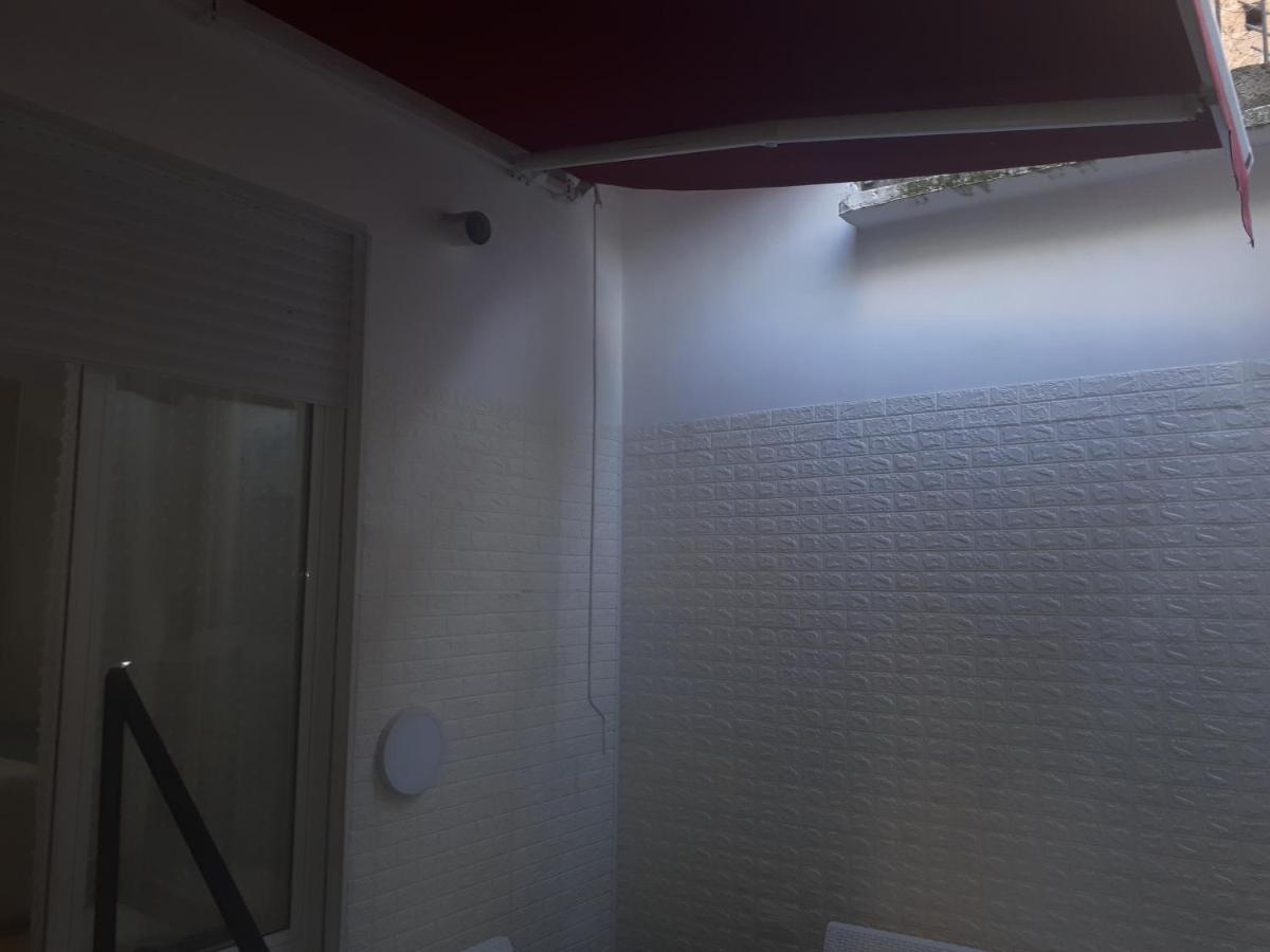 Central House Apartment Caserta Exterior foto